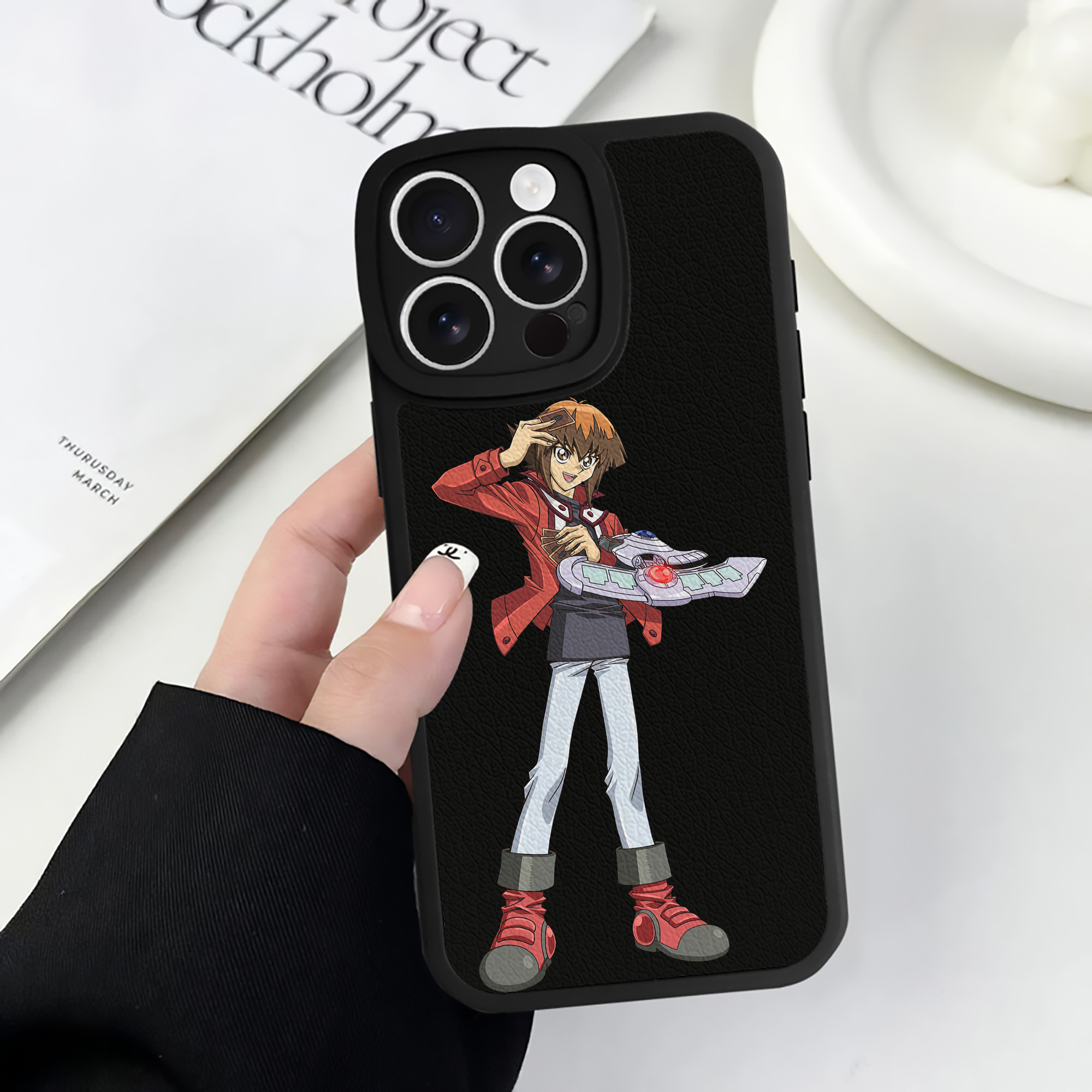遊☆戯☆王 Yu-Gi-Oh! 【iPhone 16シリーズ対応】シリコンスマホケース（レザー調） 材質：シリコン